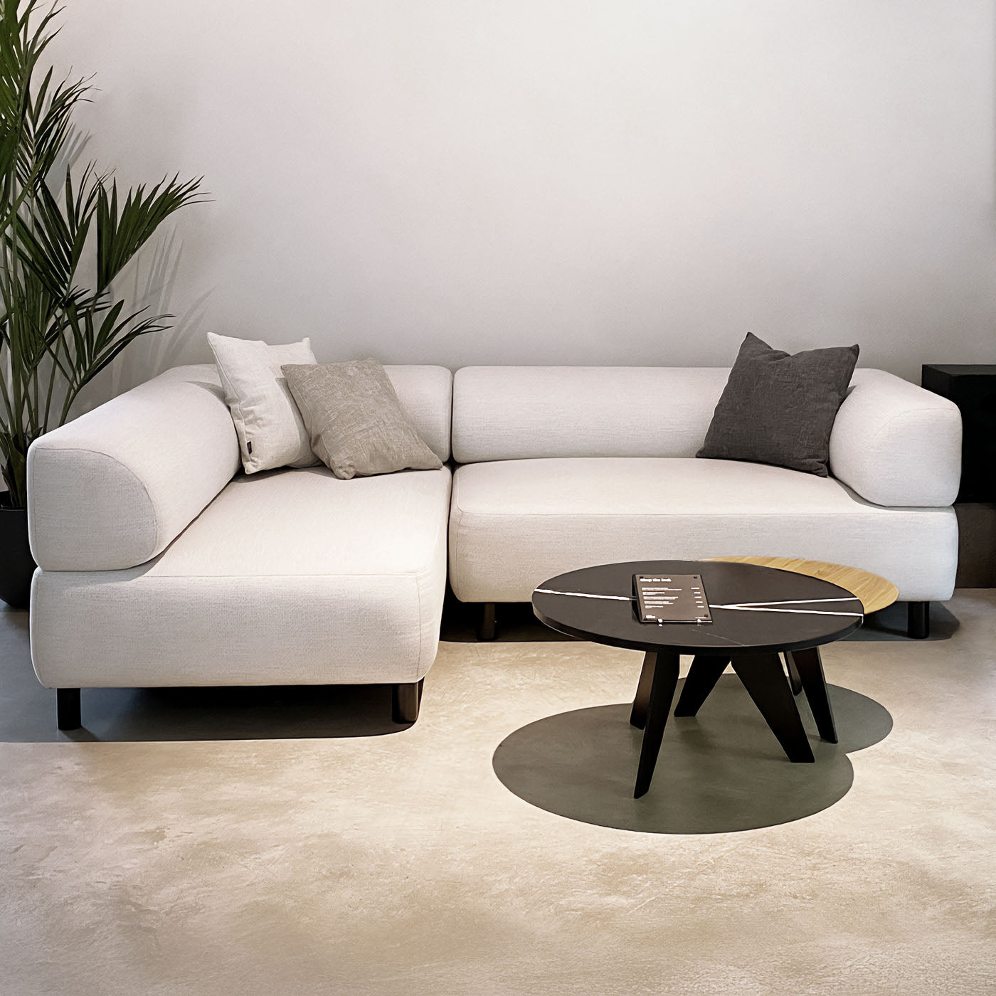 Bolder Sofa 245x150 cm Savant Whisper Showroom Berlin