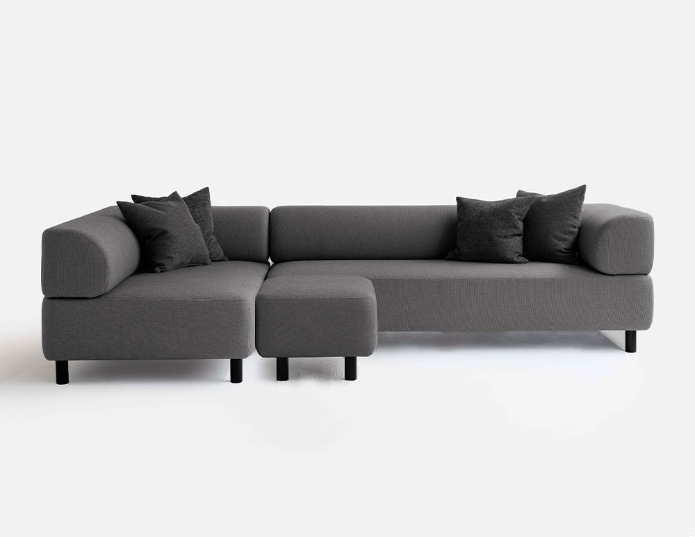 Bolder Sofa mit Hocker