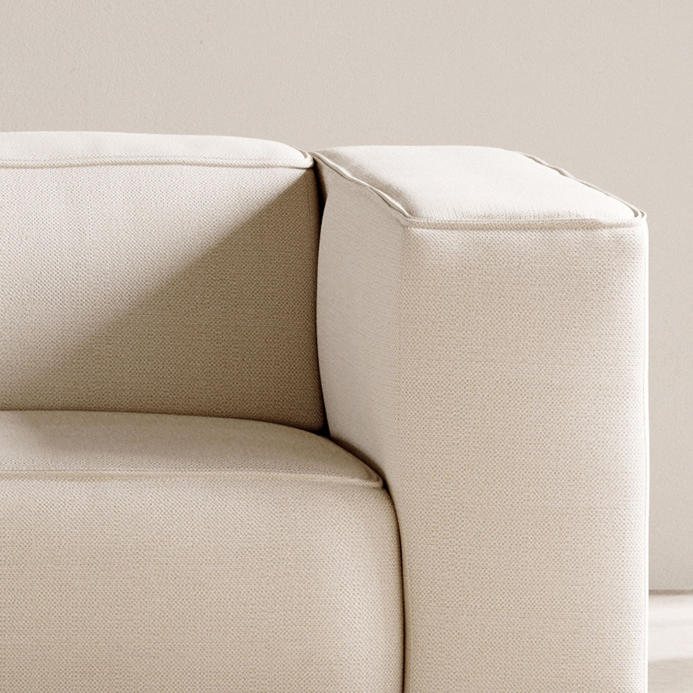 Detailansicht des Meester Sofas in Arc Frame Stoffen