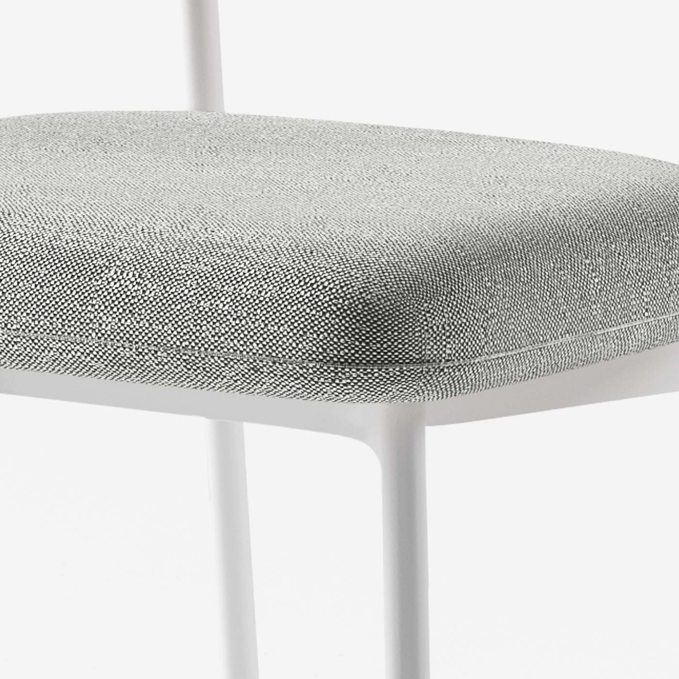 Maatje Stuhl Savant Zinc Metall Weiss Sitzpolster Detail