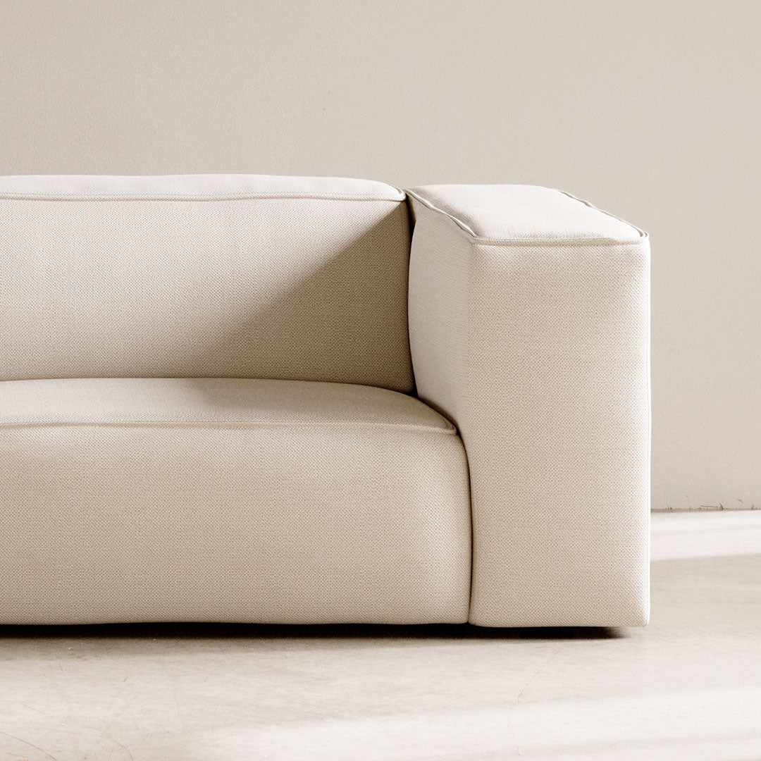 Meester Sofa - Weiche Oberflächen One House