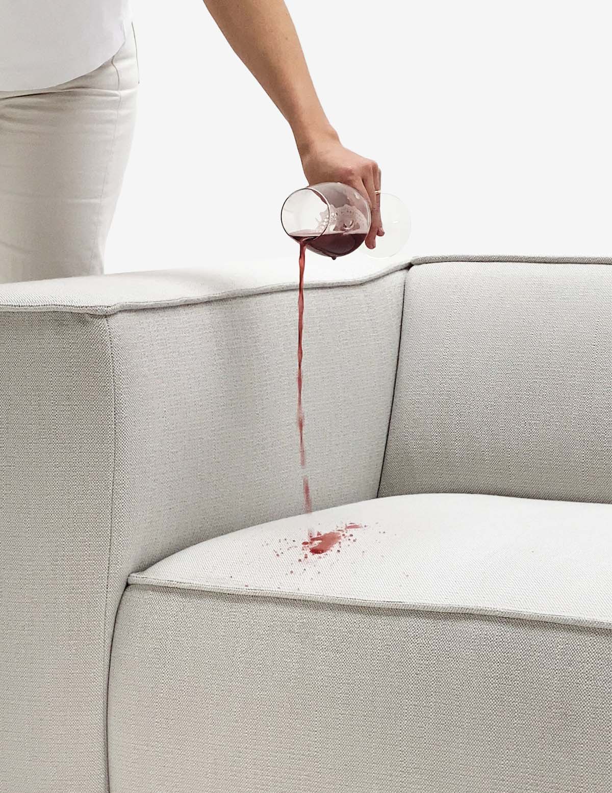 Meester Sofa, Fleckabweisende Stoffe