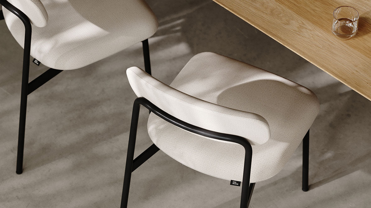 Matte Stühle zum Hoogland Esstisch