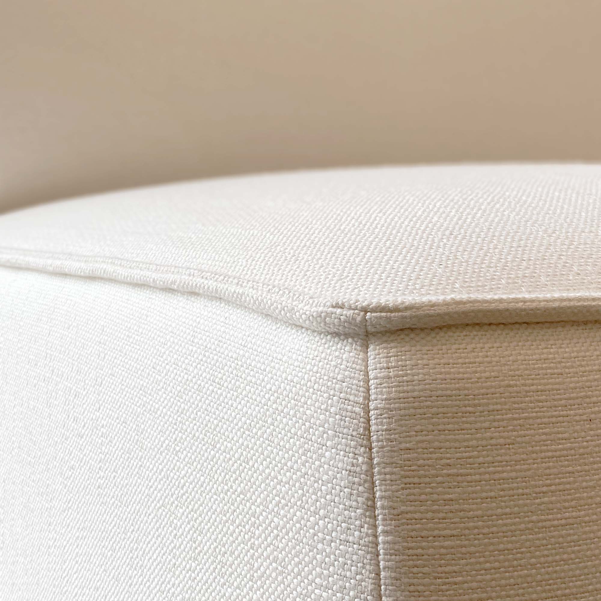 Meester Sofa 2 Sitzer Savant White Detail